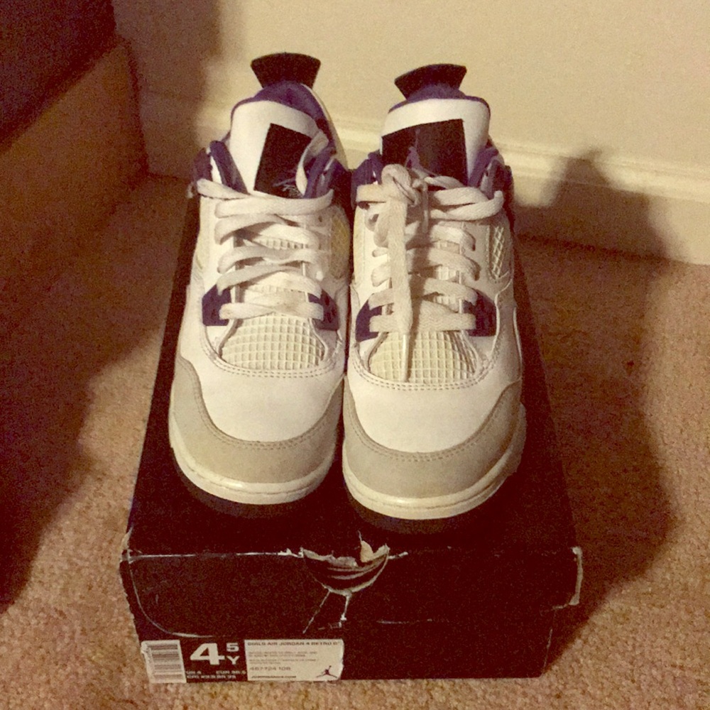 Jordan 4s